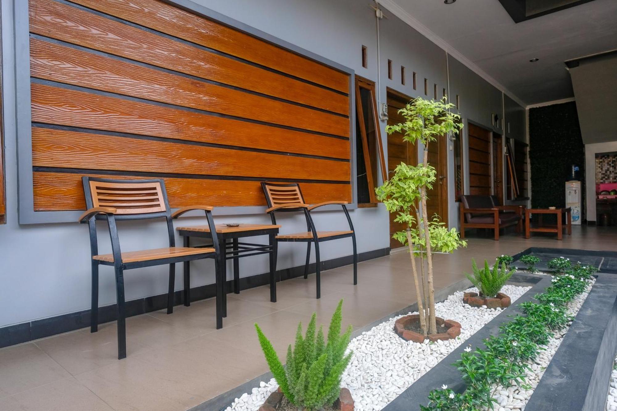 יוגיאקרטה Al Abror Homestay Mandala Krida Mitra Reddoorz מראה חיצוני תמונה