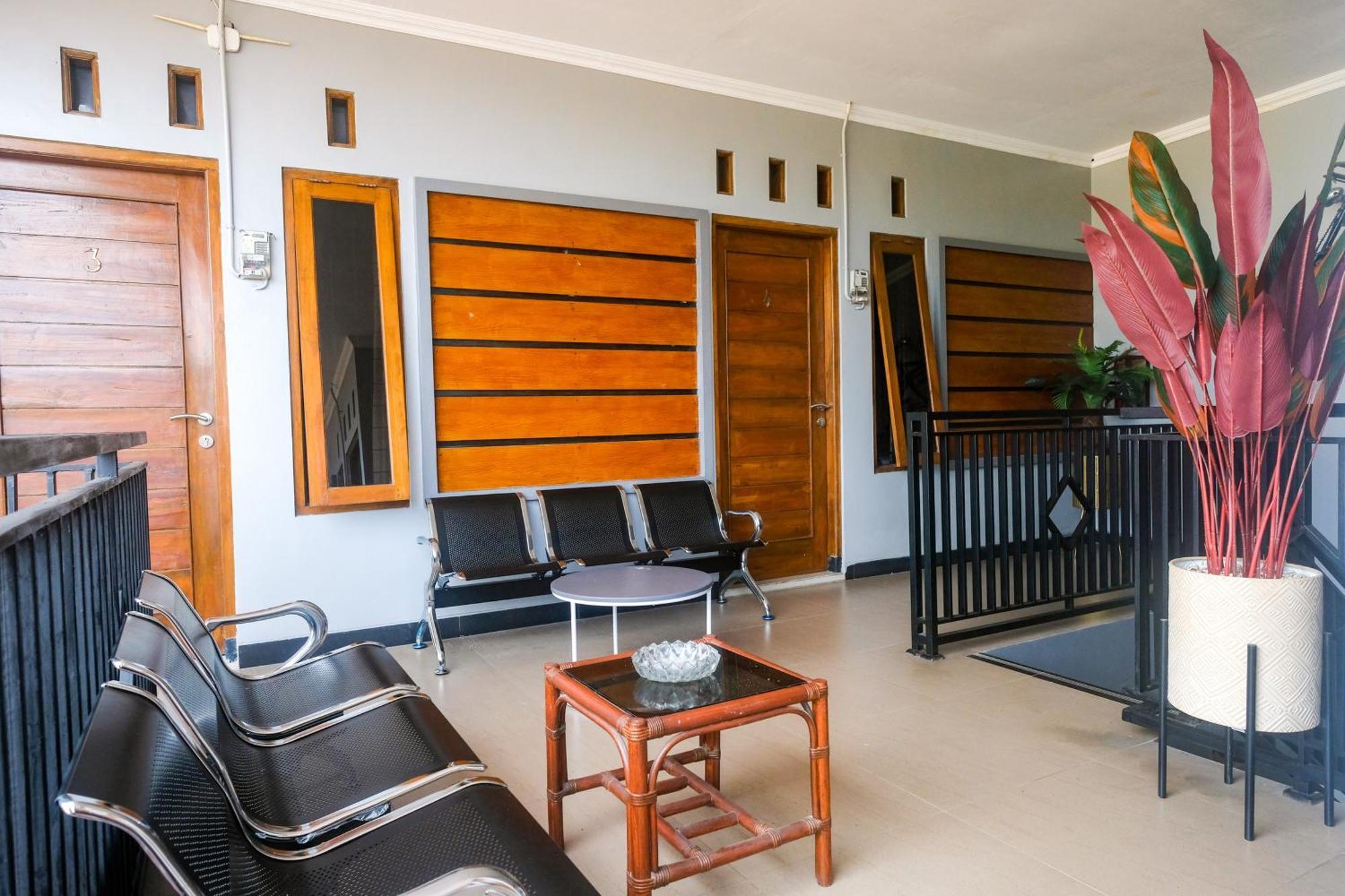 יוגיאקרטה Al Abror Homestay Mandala Krida Mitra Reddoorz מראה חיצוני תמונה