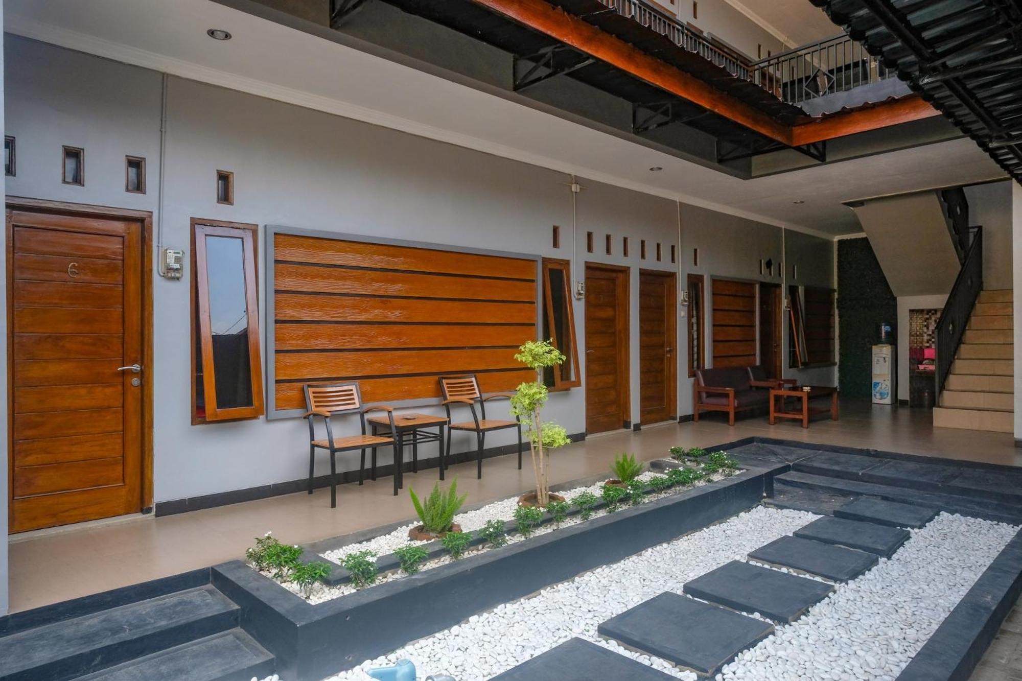 יוגיאקרטה Al Abror Homestay Mandala Krida Mitra Reddoorz מראה חיצוני תמונה