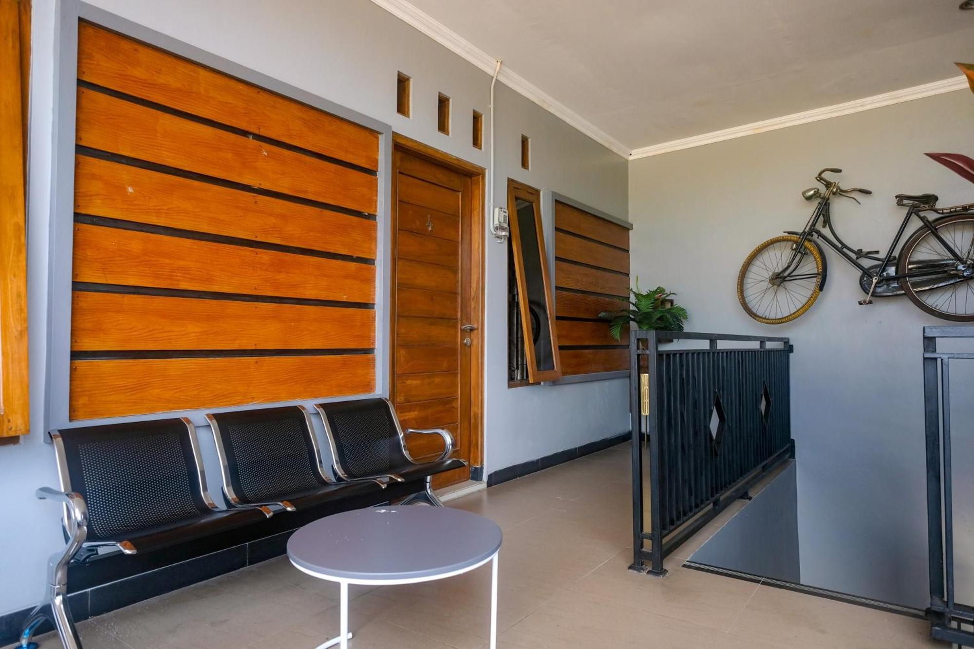 יוגיאקרטה Al Abror Homestay Mandala Krida Mitra Reddoorz מראה חיצוני תמונה